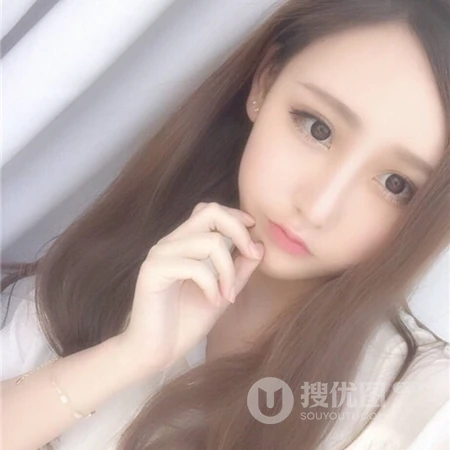 绑着双马尾辫的清纯校花女生的可爱表情微信头像