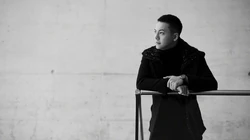 痞帅帅哥陈伟霆纯色黑白摄影桌面壁纸