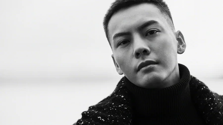 痞帅帅哥陈伟霆纯色黑白摄影桌面壁纸