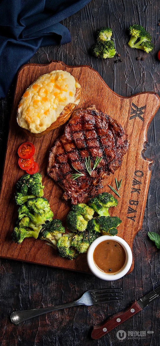 满桌的牛排，烤面包深夜放毒系列美食图片 第2张