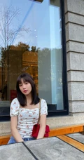 孟子义清新低领小碎花T恤搭牛仔裤气质街拍写真图片
