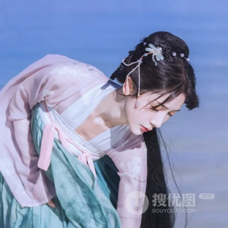 不食人间烟火的古风女生头像4月15日推荐