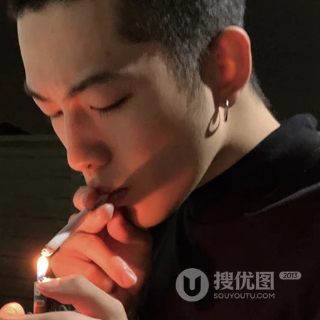 吸烟的帅气型男，冷酷又有个性的帅哥头像图片