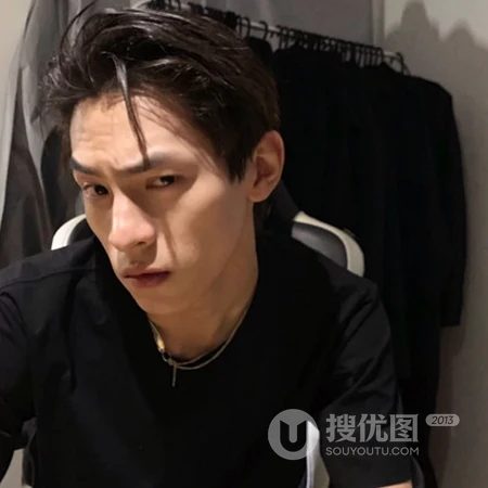 拽拽酷酷的小哥哥头像，年轻就是要听自己的