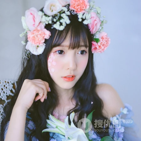 头戴花环的女生个性头像，人如花美