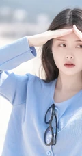 海边浅粉女生小妹蓝衣短裙吸睛荡魄戏水露纤细线条线条感写真图片