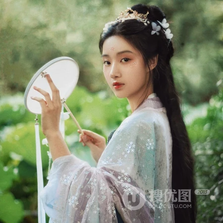 文雅书香气的古风女生