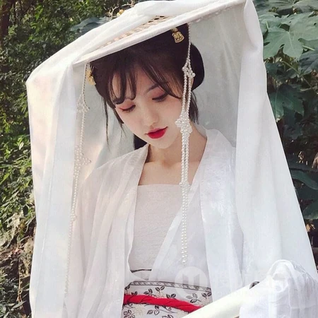 文雅书香气的古风女生