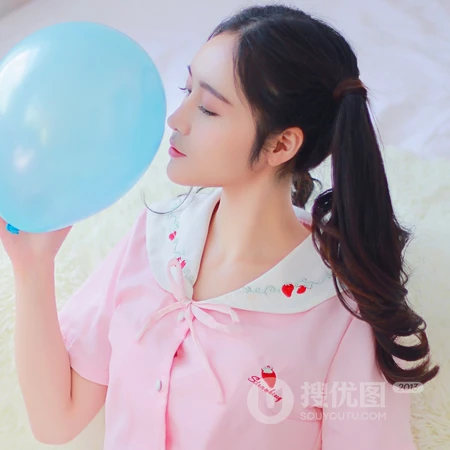 双丸子头的森系女生个性微信头像