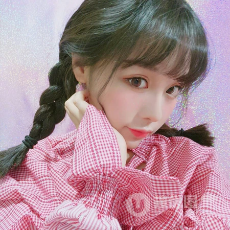 大眼可爱女生的可爱表情头像图片