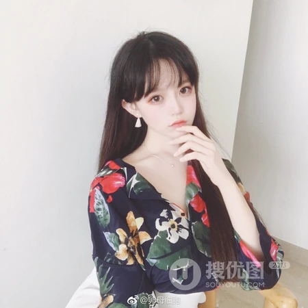 笑容甜美的森系女生and穿和服的长发女生头像
