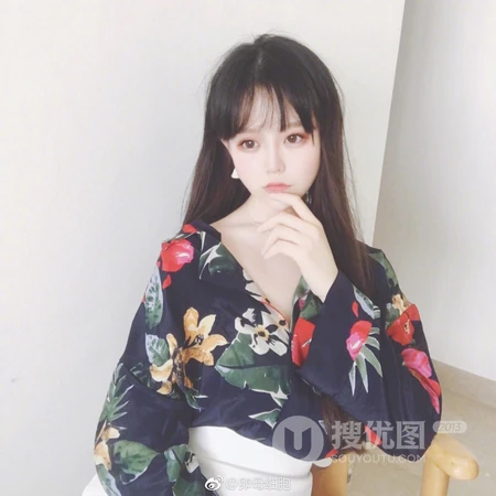 笑容甜美的森系女生and穿和服的长发女生头像
