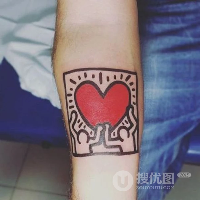 手举爱心的卡通纹身图案，彩色的可爱卡通爱心纹身图案女图片 第8张