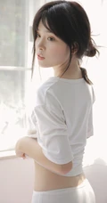 娇小清新白皙美丽女孩白色T恤原味家居服居家室内写真美图
