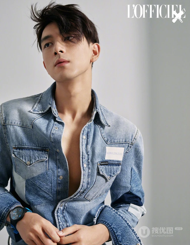 李现时尚有型穿搭登《时装L'OFFICIEL》电子刊写真图片
