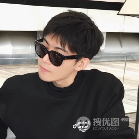 热恋恩爱的型男女生真人一人一半情侣头像图片
