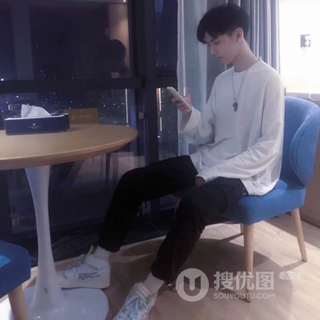 看上去很舒服的年轻情侣自拍头像两人一对推荐
