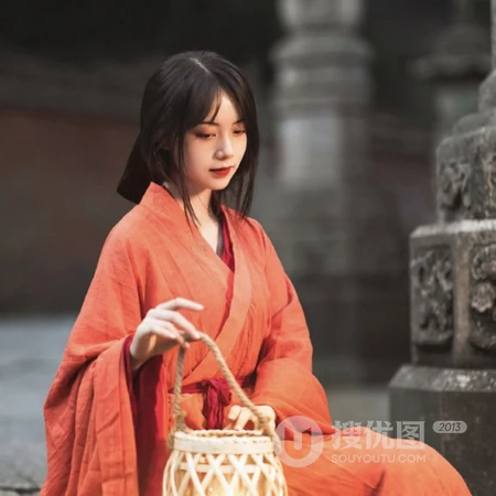 油伞难遮盛世美颜，冷酷绝美古风红衣女子唯美头像图片
