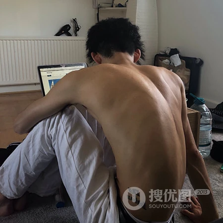 秀腹肌的健身型男个性头像，霸气肌肉男头像图片