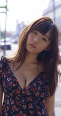 21岁童颜身形匀称白皙女生浅川梨奈气质写真图片集