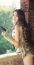 气质苗条大长腿女生姚梦琪cos吃鸡写真美照，一展飒爽酷女英姿