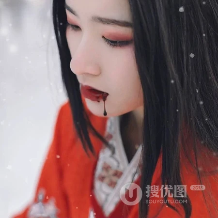 雪中受伤的红衣古风QQ女生头像，香消玉殒惹人怜