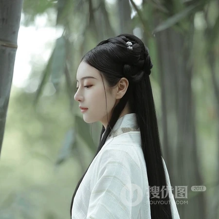 竹林中的白衣侠女头像，仙气飘飘，真美！