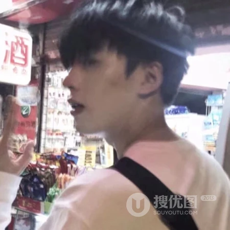 酷酷爱运动的男生适合的微信头像