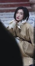 周依然清爽怡人户外踏青独家花絮写真大片