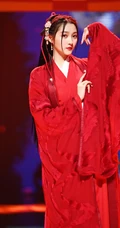 古装美人关晓彤多套古装造型舞台照片，美人起舞，曼妙多姿
