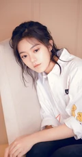 赵今麦白色衬衫牛仔裤居家唯美写真图片