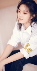 赵今麦白色衬衫牛仔裤居家唯美写真图片
