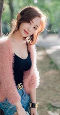 南韩绝美网拍女生佳人Ssovely紧身衣，牛仔裤系列写真图集（一）