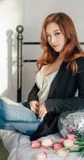 南韩绝美网拍女生佳人Ssovely紧身衣，牛仔裤系列写真图集（一）