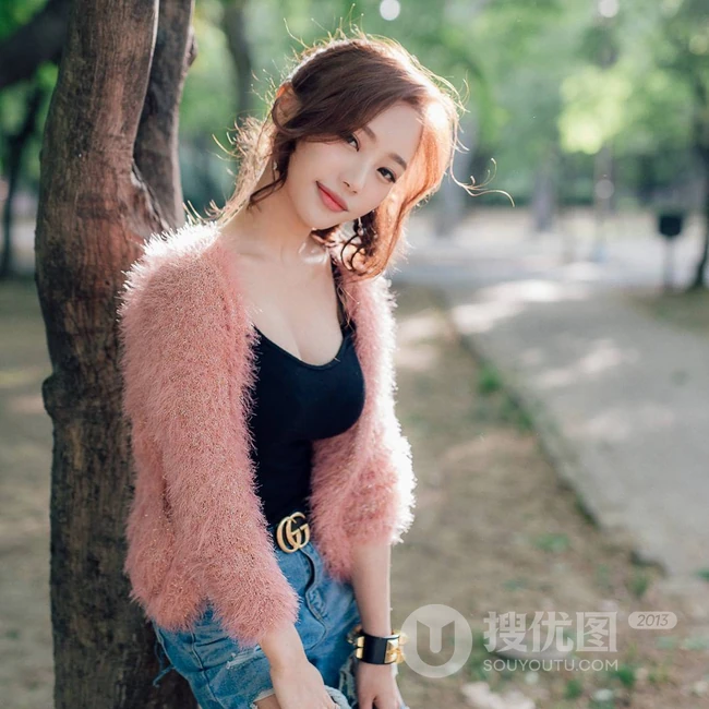南韩绝美网拍女生佳人Ssovely紧身衣，牛仔裤系列写真图集（一）