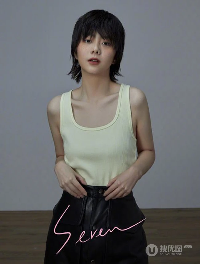 谭松韵雀斑妆个性造型尝试多种风格着装杂志写真图片