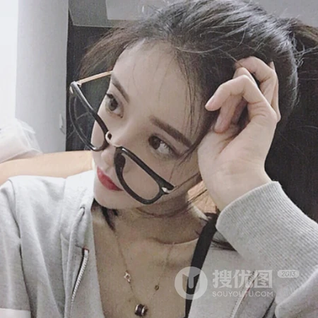 戴眼镜的长发酷女生微信头像图片5月8日合集