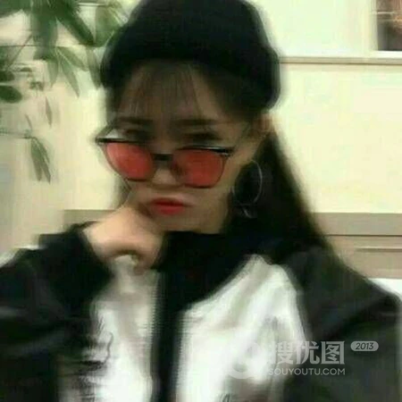 戴眼镜的长发酷女生微信头像图片5月8日合集