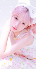 双马尾气质女孩很甜很撩学生装短裤浴室清透艺术摄影写真图片