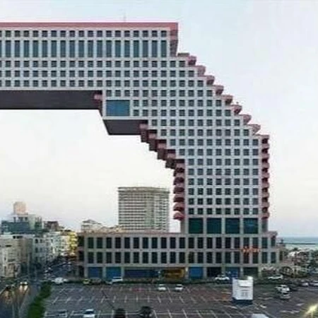 MC造型的高楼大厦，建筑的设计师一定是个忠实mc玩家