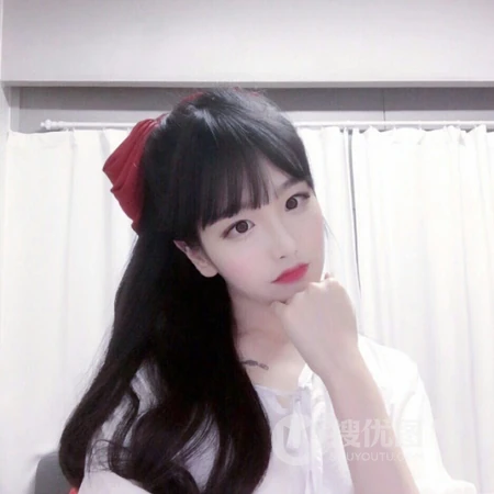 狂拽高逼格的韩系长发女生微信头像图片
