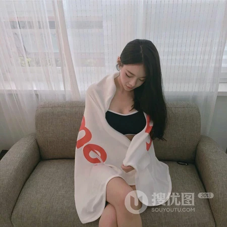 狂拽高逼格的韩系长发女生微信头像图片