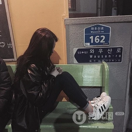 狂拽高逼格的韩系长发女生微信头像图片
