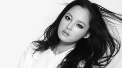 美女明星辛芷蕾长发飘飘黑灰色调纯色写真桌面壁纸