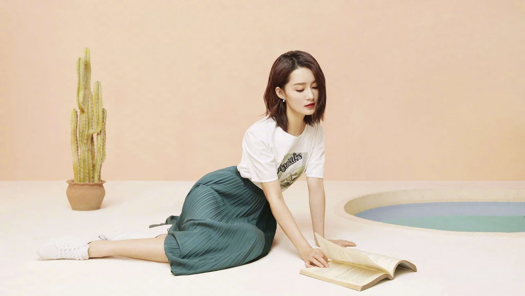 美女李沁纯美写真活脱脱一个邻家小姐姐