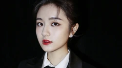 明星美女李兰迪黑色服饰纯黑色白色纯色电脑壁纸