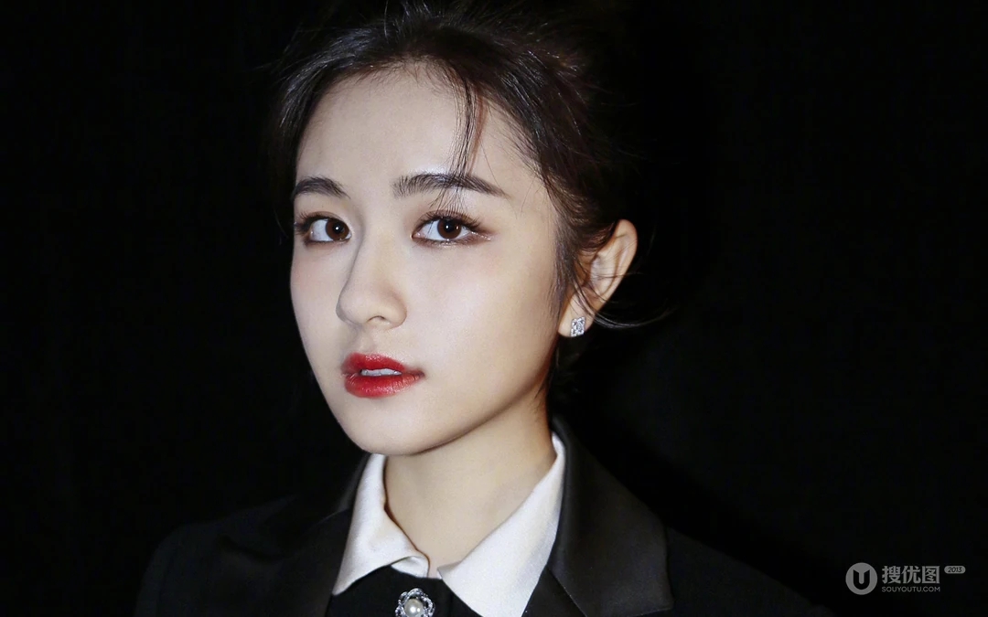 明星美女李兰迪黑色服饰纯黑色白色纯色电脑壁纸