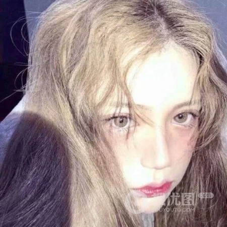 柔美霸气的欧美女生微信头像