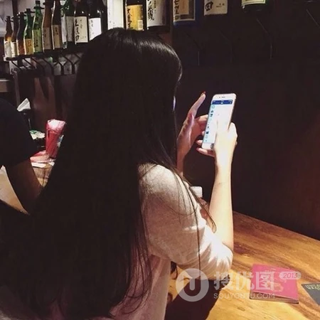 开心长发飘飘的女生微信头像推荐
