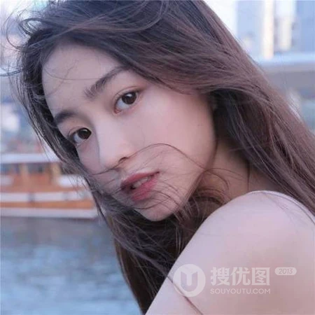 开心长发飘飘的女生微信头像推荐